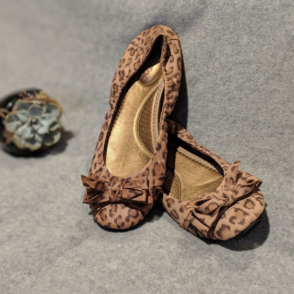 Me too Leopard flats EUC